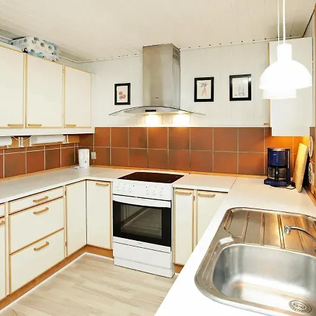 Five-bedroom Holiday In Oksbol 2 בית נופש